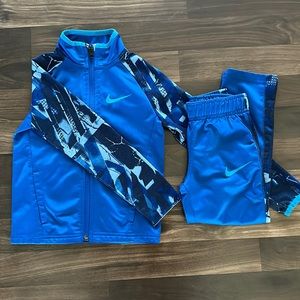 Nike toddler tracksuit